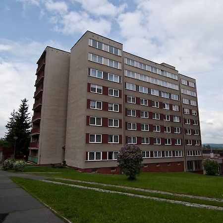 Domov Mladeze A Skolni Jidelna Karlovy Vary Exterior photo